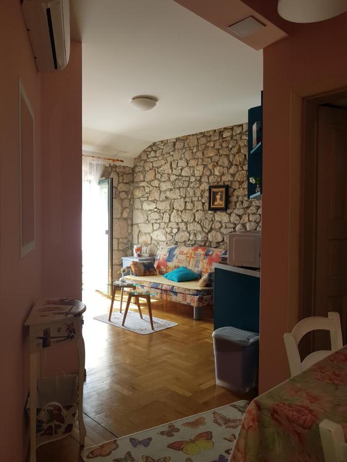 Apartment Tomecek Selce Exteriör bild